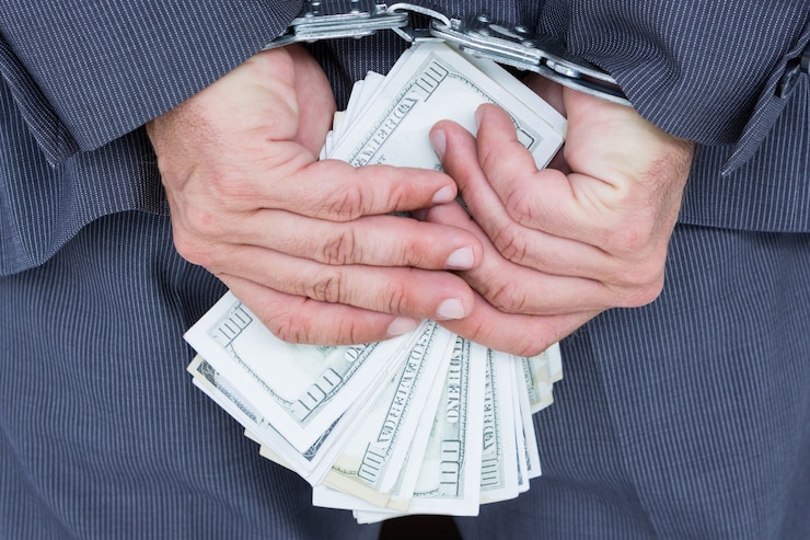 Arrest of income tax officer and Auditor for bribery,
